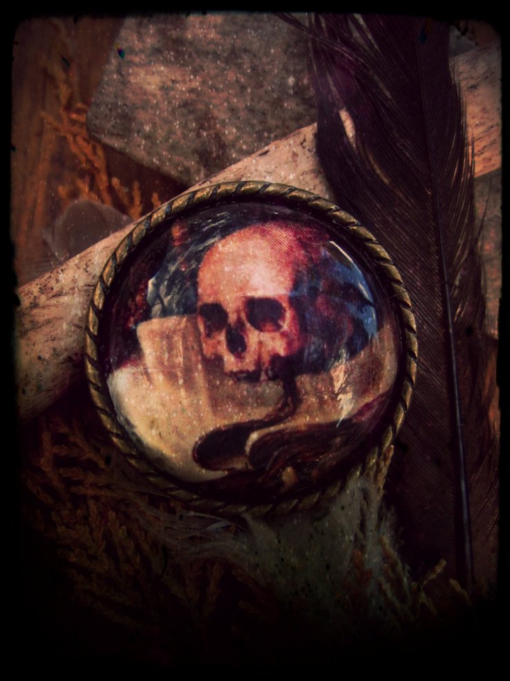 Black Insignia - 12 - Memento Mori - Wisdom Path Black Insignia - Old Gold Brooch