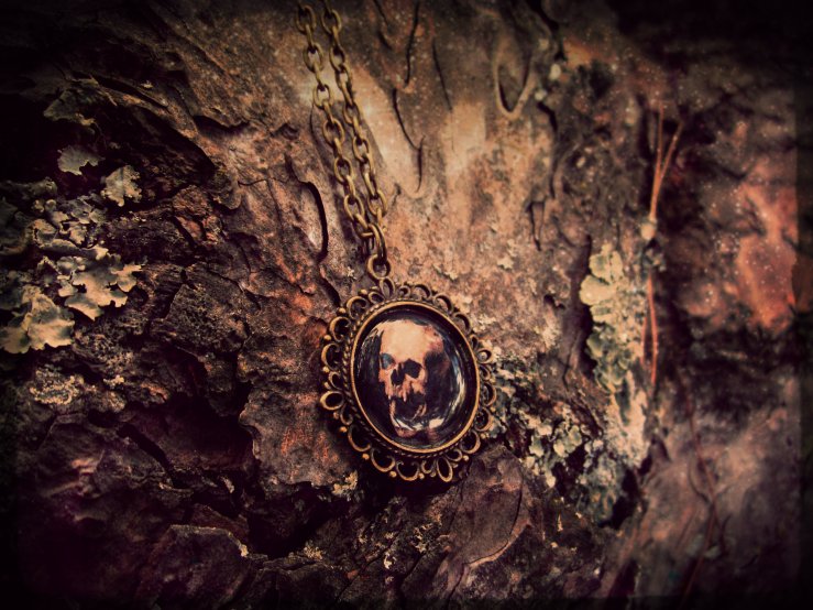 Black Insignia - 16 - Memento Mori - Howling Death Black Insignia Necklace