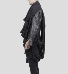 Showpiece string vest