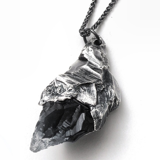 The Arête Pendant