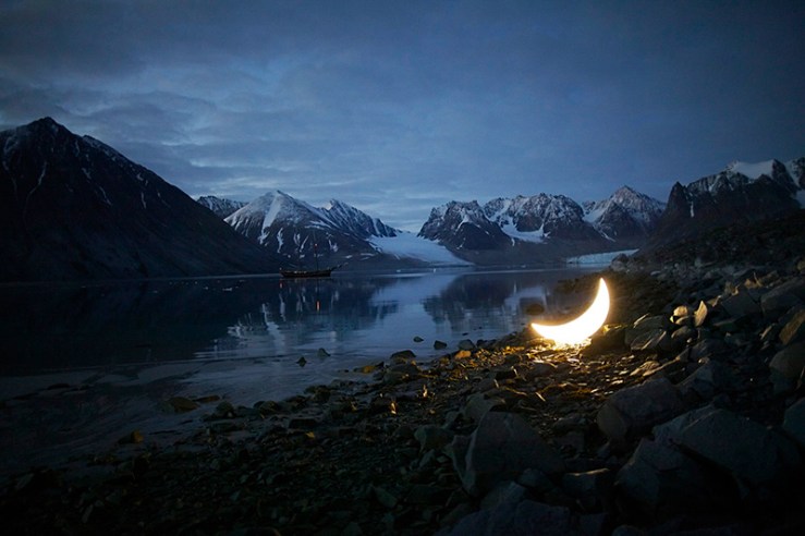 Leonid-Tishkov_Journey-of-Private-Moon-in-the-Arctic_Magdalena-fjord_2010