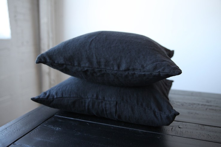 black_linen_pillow_4_1024x1024.jpg