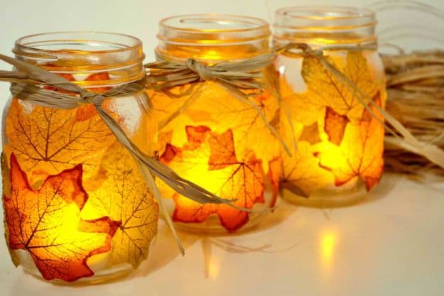 Easy-And-Fun-DIY-Crafts-For-Fall-Fall-Decor-Ideas-Autumn-Leaf-Mason-Jar-Candle-Holder