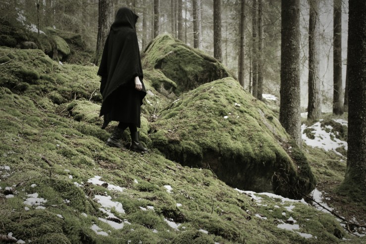 Hanging_635938080451887190_Afterlight_Edit